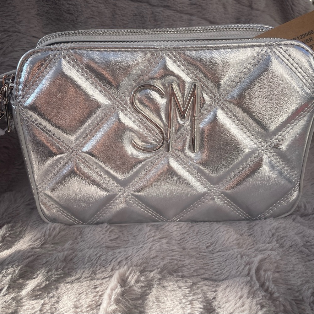 NWT ❗️ Steve Madden silver Bdaisy metallic cool camera shoulder crossbody bag